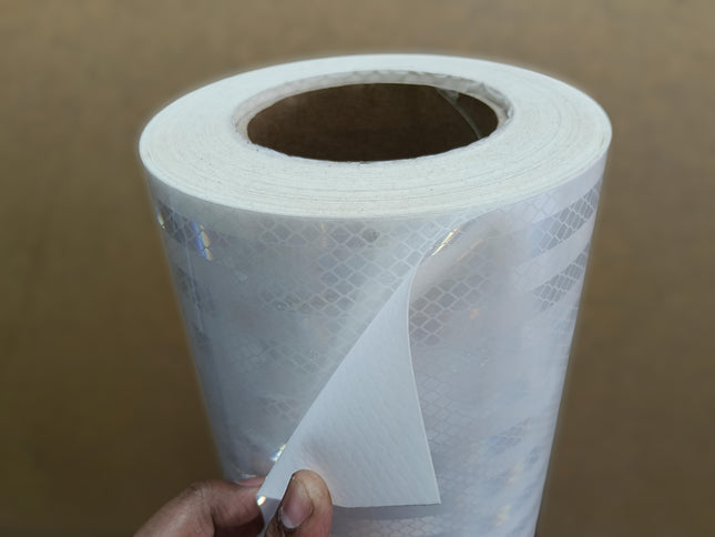 Seamless High Intensity Reflective - White 122x45.7mtrs Prismatic Diamond garde